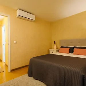 Pajaritos - Private Parking Included , Sevilla Spanien